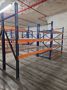 lot 9643 image: Heavy Duty Industrial Pallet Racking System with Wire Decking