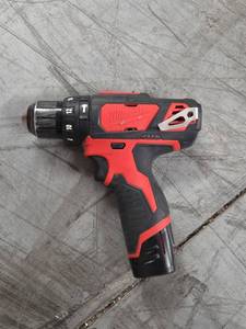 lot 9674 image: Milwaukee M12 2408-20 Hammer Drill Driver with Battery  Model 2408-20