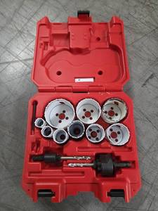 lot 9687 image: Milwaukee Hole Saw Kit with Bi-Metal Blades and Accessories