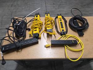 lot 9711 image: Bulk Lot of Power Strips Surge Protectors
