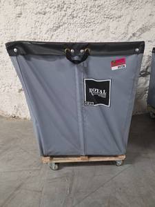 lot 9729 image: Royal Basket Trucks 16 Bushel Commercial Cart