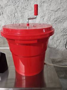 lot 9751 image: Chef Master Red Manual Salad Spinner