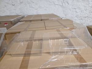 lot 9876 image: Large Clear Plastic Clamshell Food Containers - 12 Cases