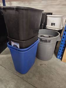 lot 9818 image: Assorted Lot of Storage Containers and Plastic Bins