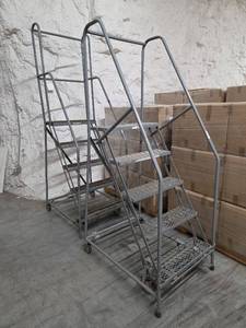 lot 9822 image: Uline Heavy Duty Industrial Rolling Stairs
