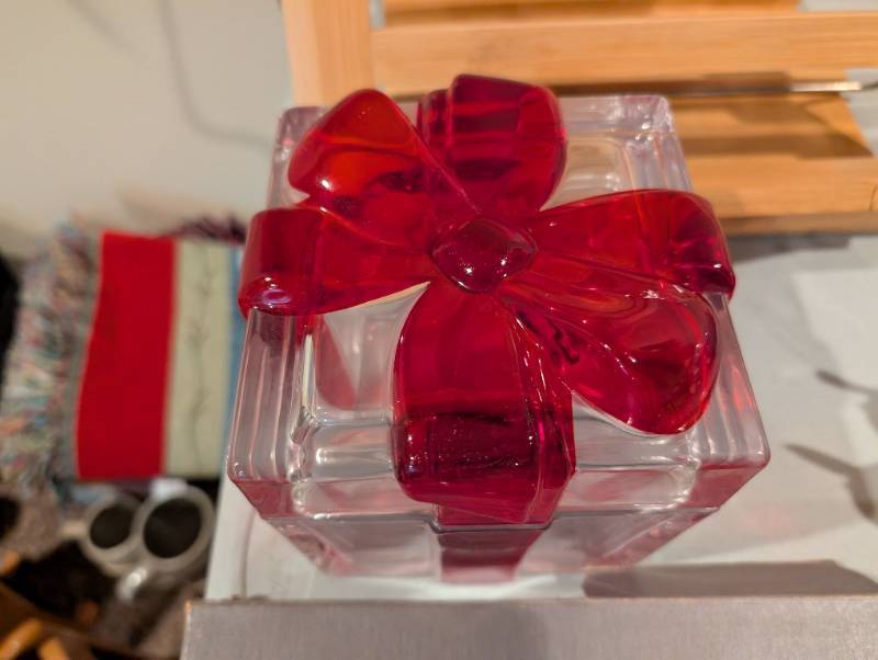 lot 2569 image: Christmas plastic lidded candy dish