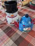 lot 903 image: Snowman Holiday Salt and Pepper Shaker Set