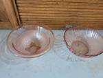 lot 938 image: Pink Depression Glass Shell Pattern Bowl