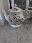 lot 981 image: Sadler Purple Violets Teapot