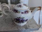 lot 982 image: Purple Pansy Pattern Porcelain Sugar Bowl with Lid