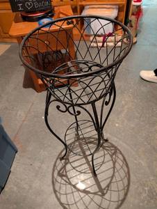 lot 201 image: Wrought Iron Plant Stand with Decorative Scrollwork