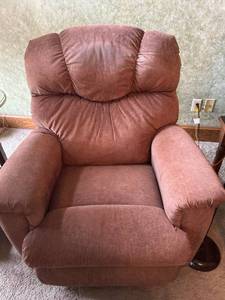 lot 4312 image: La-Z-Boy Brown Fabric Recliner Chair