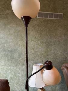 lot 4319 image: Torchiere Floor Lamp with Reading Light