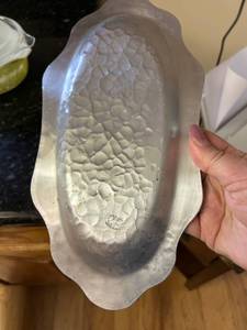 lot 4329 image: Clear Glass Pineapple Pattern Serving Dish