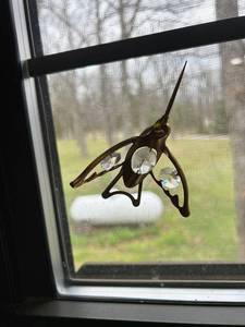 lot 4336 image: Crystal Hummingbird Window Suncatcher with Metal Frame