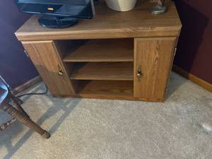 lot 4367 image: Oak TV Stand Media Console with Storage Cabinets
