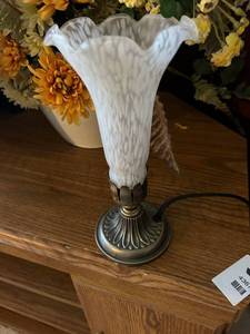 lot 4368 image: White Glass Table Lamp with Brass Base