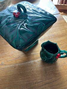 lot 4387 image: Green Holly Pattern Ceramic Sugar Bowl and Creamer Set
