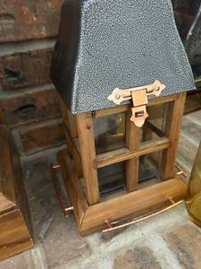 lot 4405 image: Birdhouse
