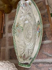 lot 4406 image: Cut Glass Serving Tray with Floral Border