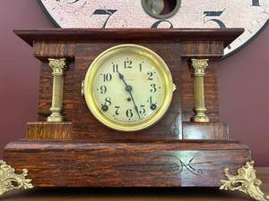 lot 4409 image: Seth Thomas Wooden Mantel Clock with Brass Columns
