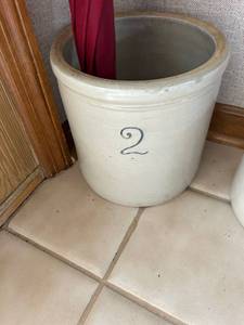 lot 4413 image: 2 Gallon Salt Glazed Stoneware Crock