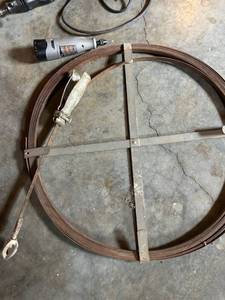 lot 4437 image: Large Metal Strapping Band with Tensioning Tool