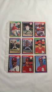lot 118 image: 1989 Donruss St. Louis Cardinals Team Set Baseball Cards