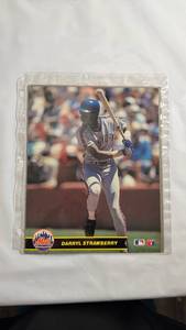 lot 136 image: 1987 Leaf Baseball Cards - Darryl Strawberry & Don Mattingly