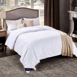lot 62530 image: SilKicah Mulberry Silk Comforter King Size for All Season, 100% Natural Long Strand Silk Filled Comforter, Pure Silk Quilt Blanket Duvet Breathable Lightweight (102x90) -