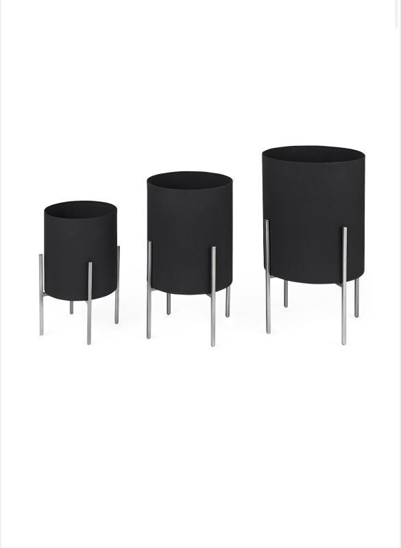lot 5109060 image: Mercana Claypoole (Set of 3) Black Plant Stands 24.5H x 15W x 15D ( See pictures and descriptions) - Retail $628