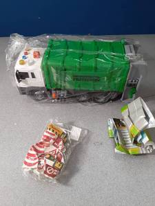lot 548 image: Childrens Trash Truck Toy - Retail $0