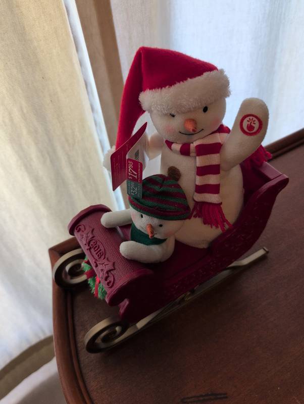 lot 2649 image: Target 2016 Holiday Snowman Sleigh Decor
