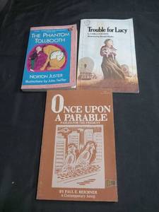 lot 3889 image: Classic Childrens Book Collection - 3 Book Set