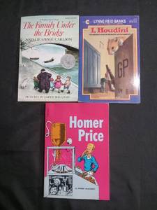 lot 3892 image: Classic Childrens Book Collection - Homer Price, I.Houdini, Family Under Bridge
