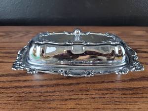 lot 3662 image: Silver Plated Butter Dish with Ornate Decorative Border