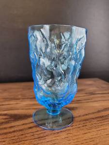 lot 3680 image: Blue Crackle Glass Goblet Set