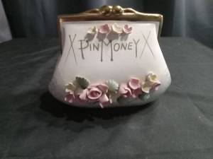 lot 3423 image: Lefton Pink Roses Pin Money Bank
