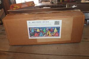 lot 4046 image: NIB New Year Eve Party Decoration & More