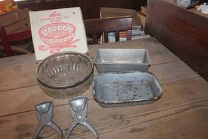 lot 4054 image: IOB Vtg. Glass Serving Bowl and More