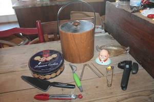 lot 4075 image: Ice Bucket, Kitchen Utensils and More