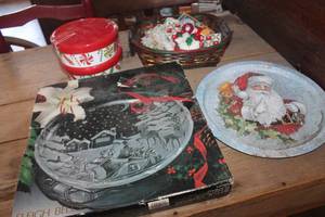 lot 4079 image: IOB Large Glass Christmas Serving Platter & More