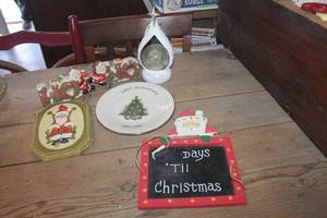 lot 4081 image: Christmas Santa Candlestick Holders & More