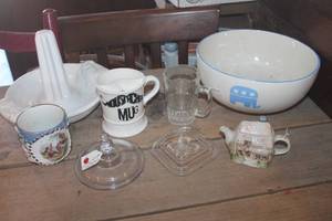 lot 4086 image: Beer Chicken Cooker, Serving Bowl & More