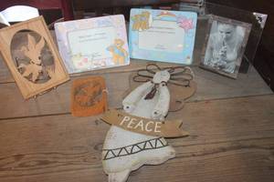 lot 4090 image: Baby Picture Frames and More Home Dcor