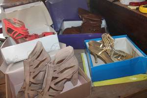 lot 4093 image: IOB 9 & 9 12 Shoes