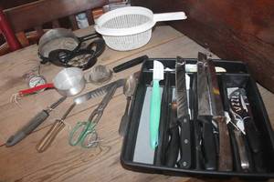 lot 4099 image: Kitchen Knives, Utensils and More
