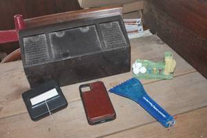 lot 4105 image: Golf Business Card Holder, Phone Case and More