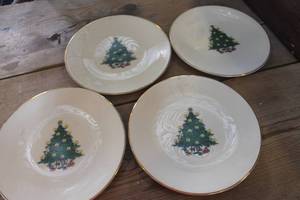 lot 4107 image: BC Clark Christmas Plates