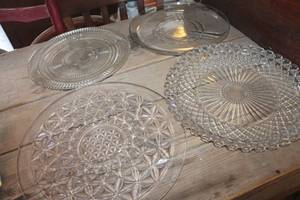 lot 4112 image: Vintage Glass Serving Platters